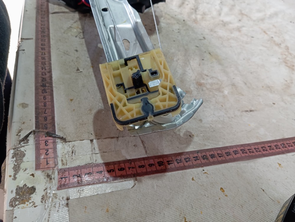 Máquina Vidro Porta Diante Esquerda Fiat Mobi 2016 2024 V654 8