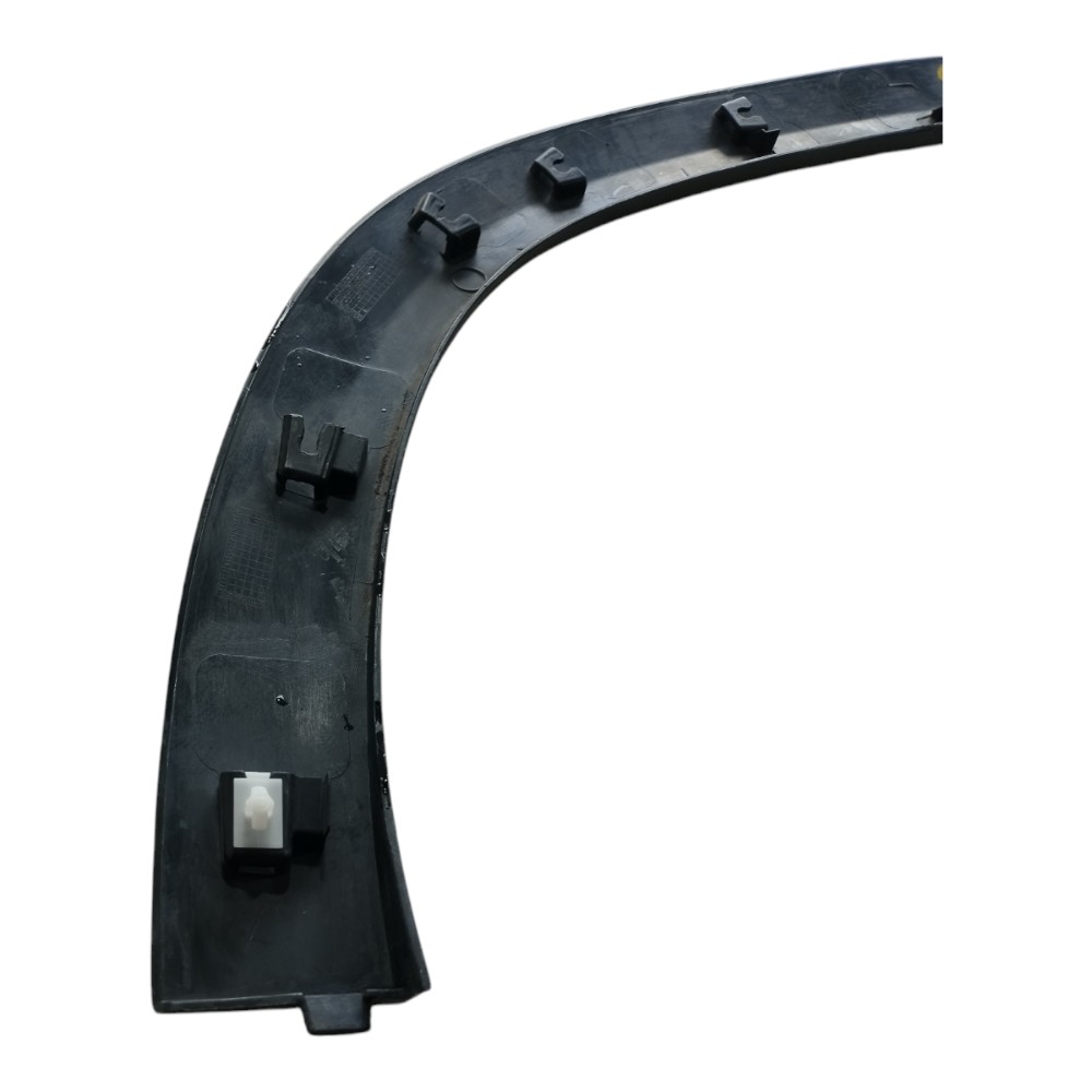 Moldura Paralama Direito Gm Tracker 2020 2025 V627 9