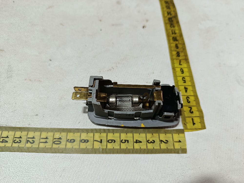 Luz cortesia direito Hyundai Hb20s 2015 9