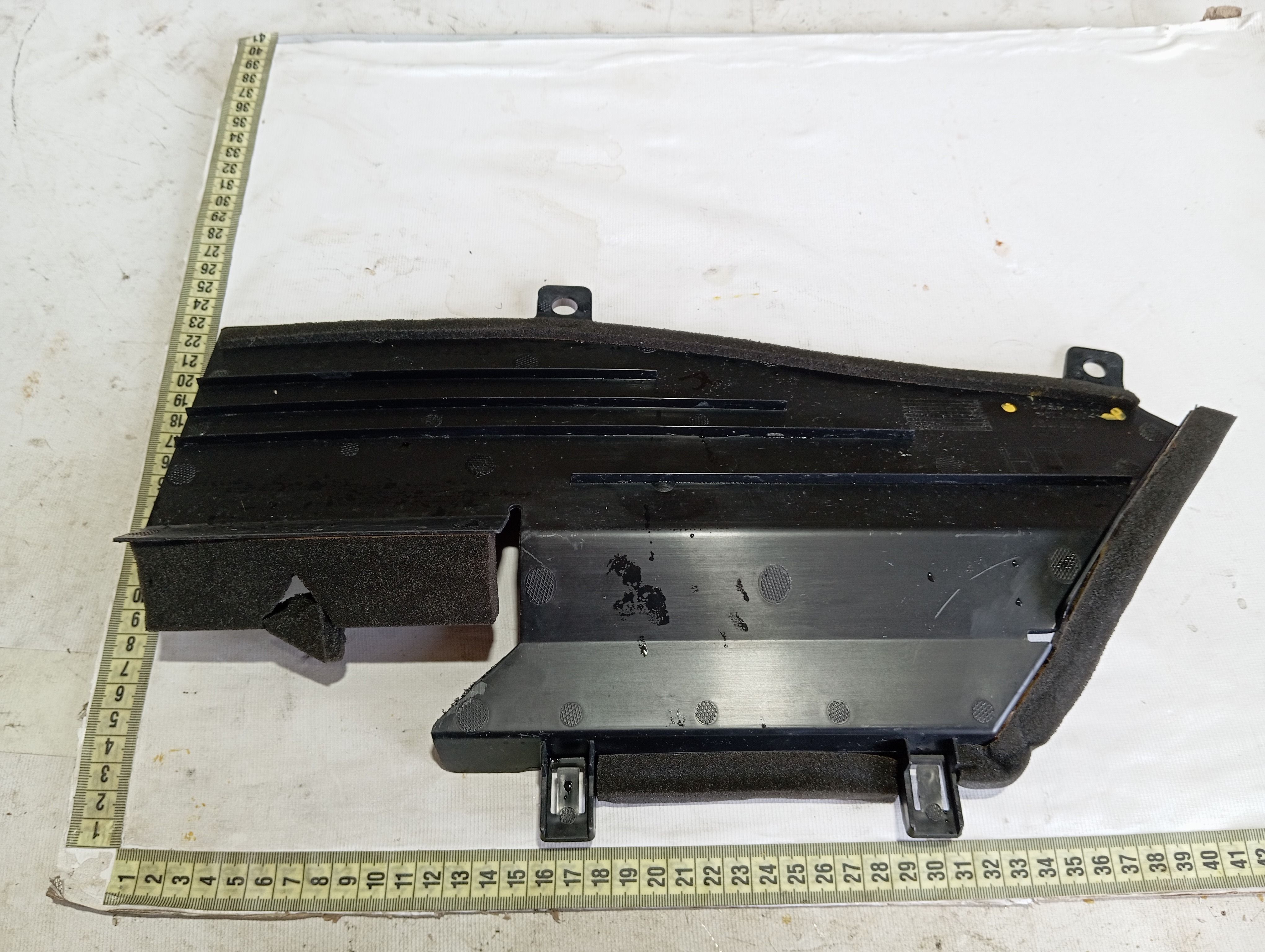 Defletor Esquerdo Radiador Nissan Leaf 2022 V589 6