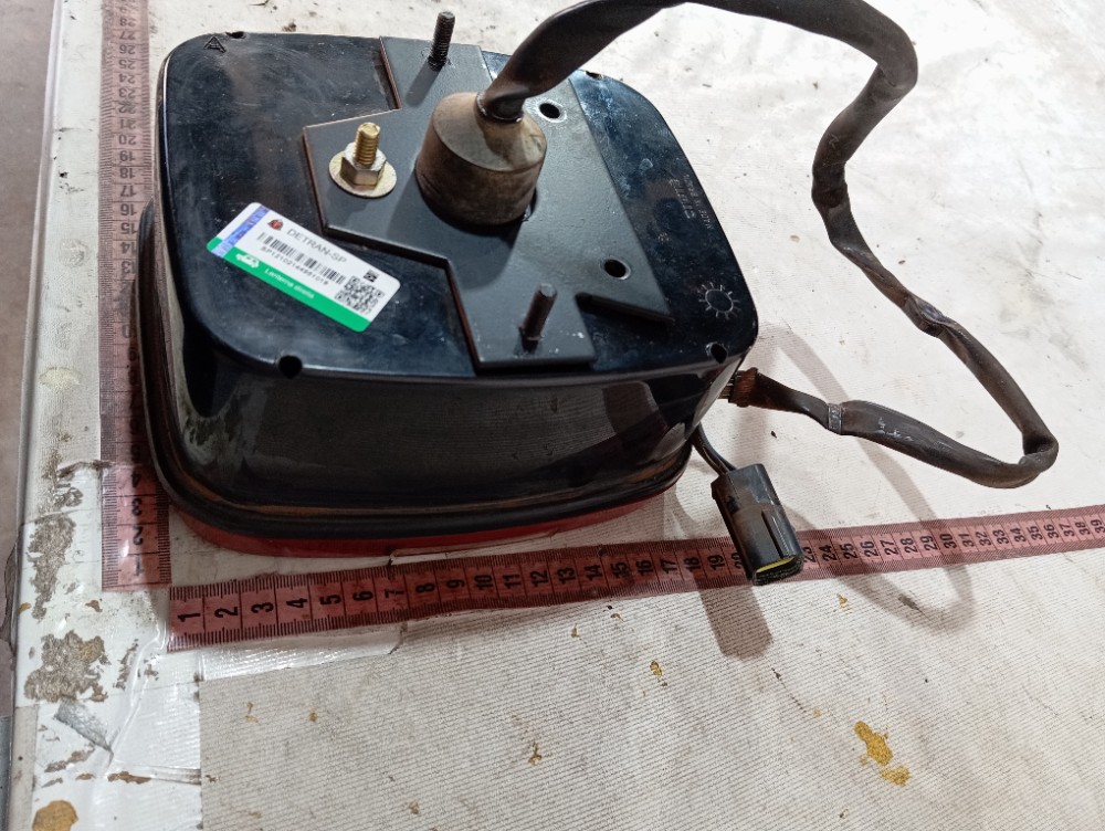 Lanterna Direita Troller T4 2011 V650 6