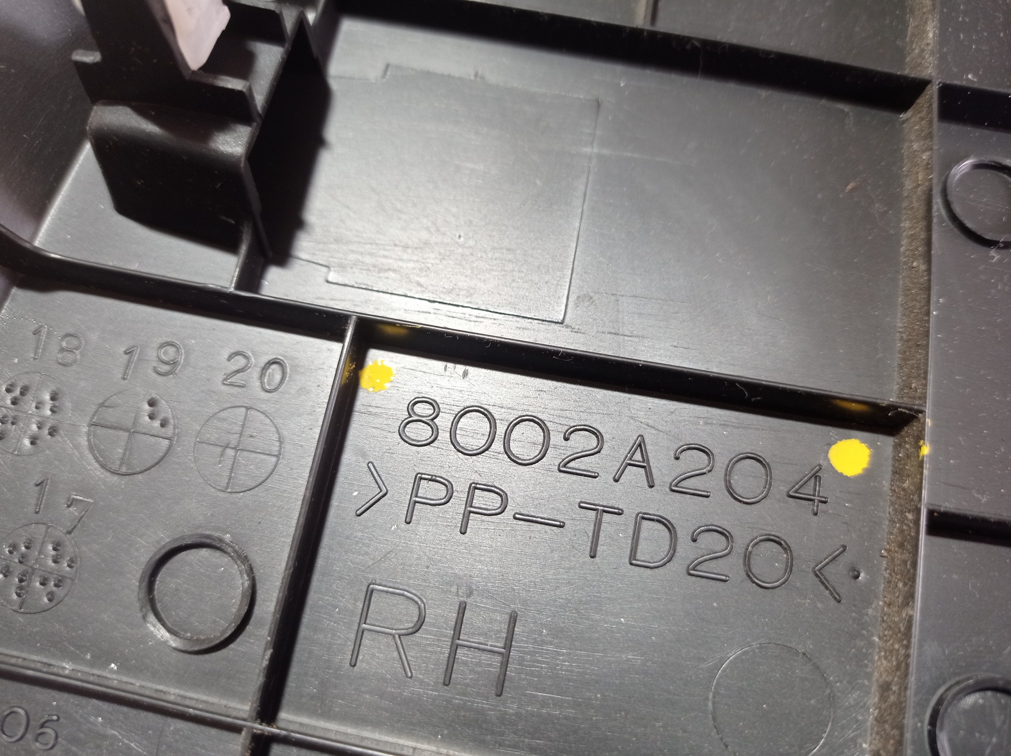 Moldura Painel Direito Mitsubishi Pajero Full 2020 V599 1 6