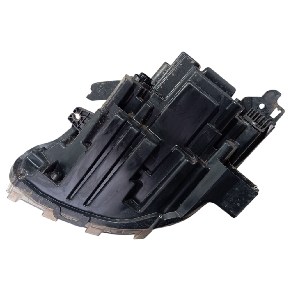 Farol Direito Byd Dolphin Gs 2024 2025 Com Avaria V653 2