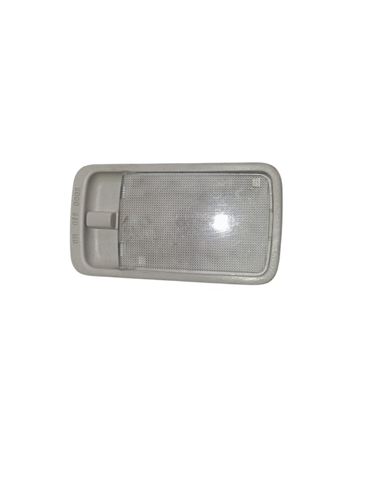 Luz Cortesia Nissan Versa 2014 V131 7