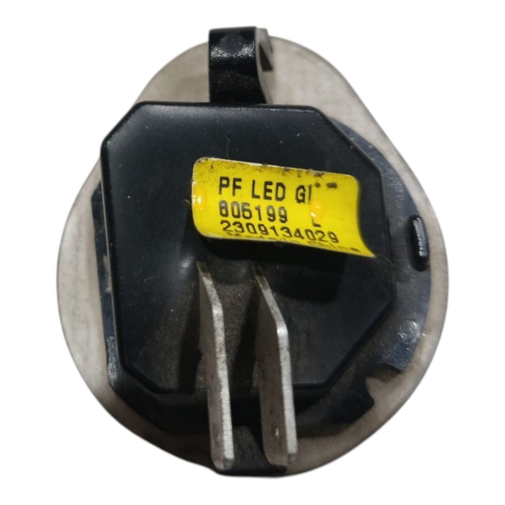 Luz Cortesia Retrovisor Esq Ram Rampage 2023 2025 V659 3