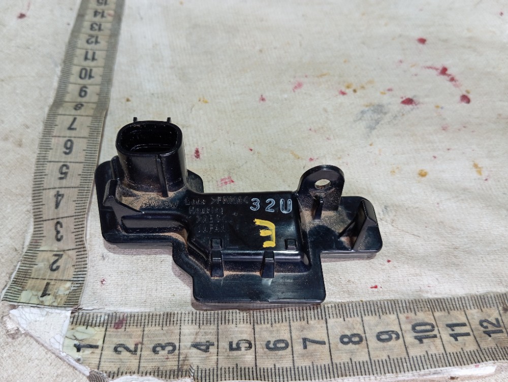 Luz Esquerda Placa Lexus Rx500hf 2023 V619 9
