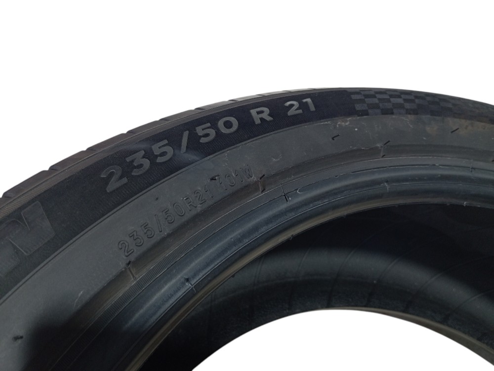 Pneu Aro 21 Michelin Pilot Sport 4 Suv 235/50 R21 3
