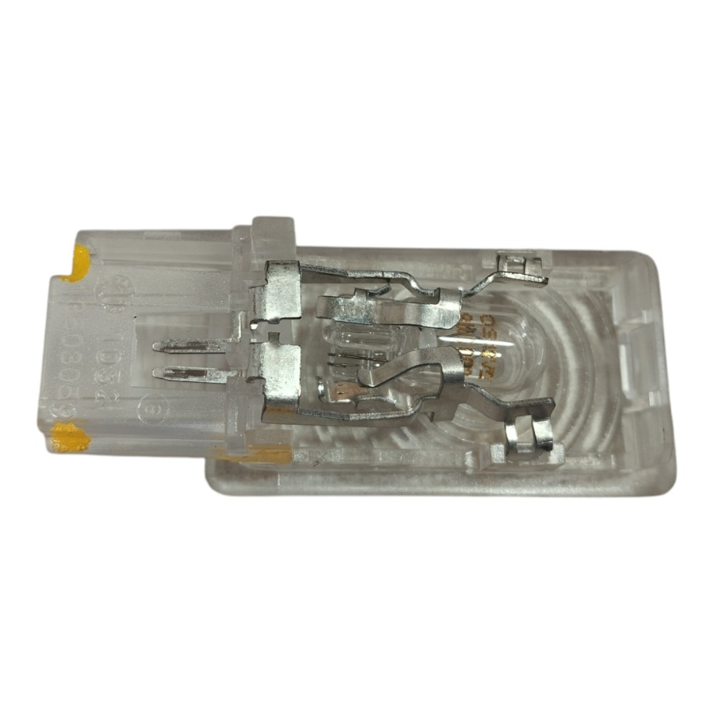 Luz Porta Mala Chevrolet Tracker 2020 2025 V627 Macho 6