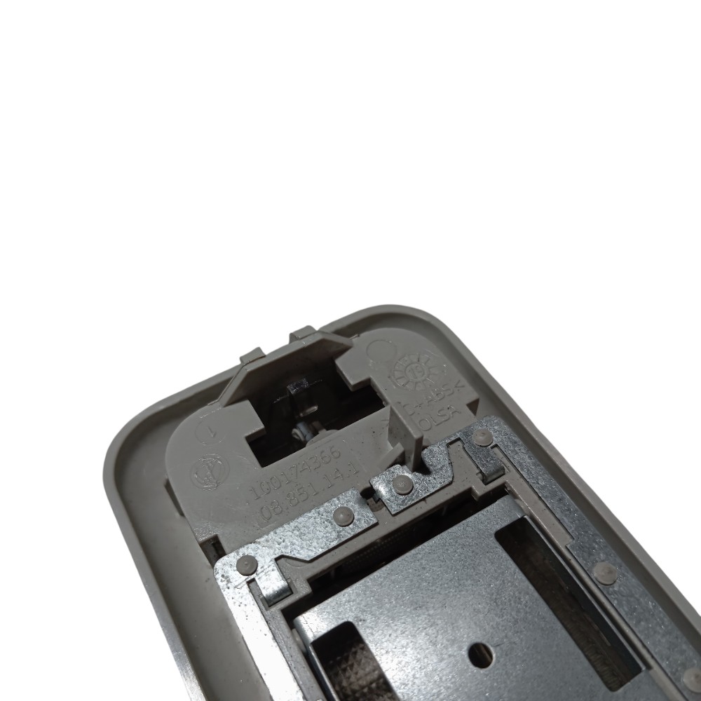 Luz cortesia teto Fiat Mobi 2019 6