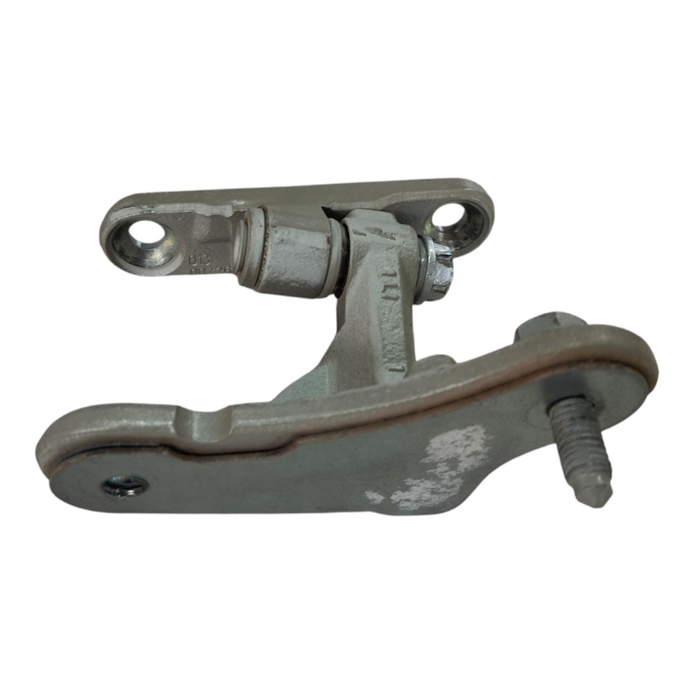 Dobradiça Porta Dianteira Esquerda Mercedes B180 2010 V630 8