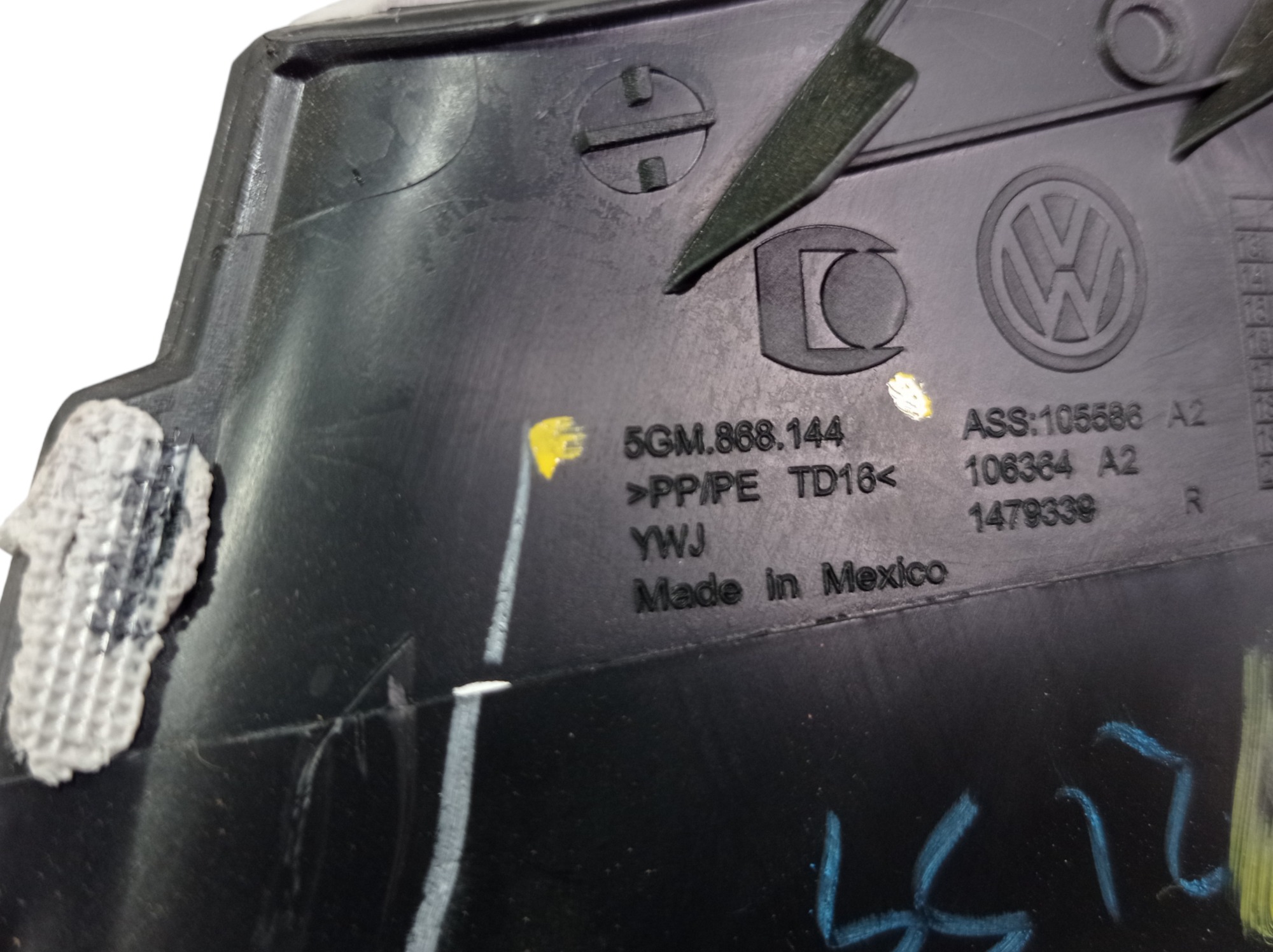 Acabamento Coluna Dianteira Direita Golf 17 V585 8