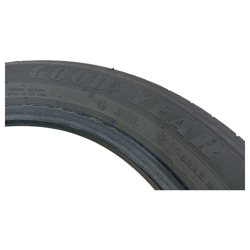 Pneu Goodyear Wrangler 215/55r18 V655