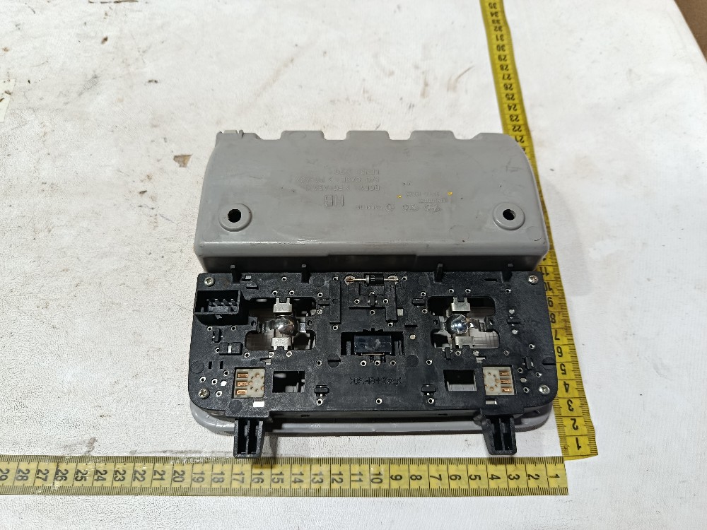Luz cortesia teto Hyundai Hb20s 2015 10