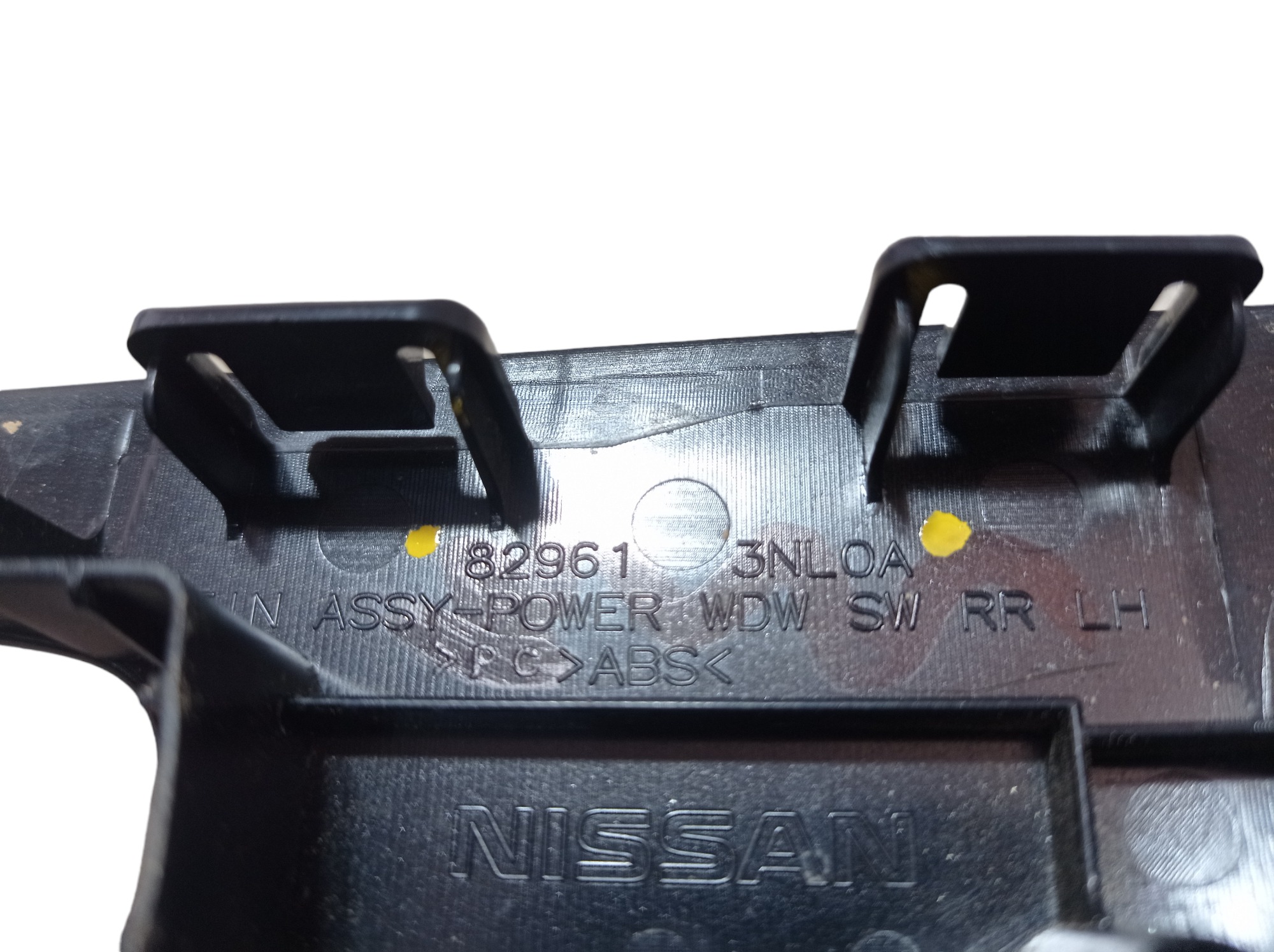 Moldura Botao Vidro Traseiro Esquerdo Nissan Leaf 2022 V589 6