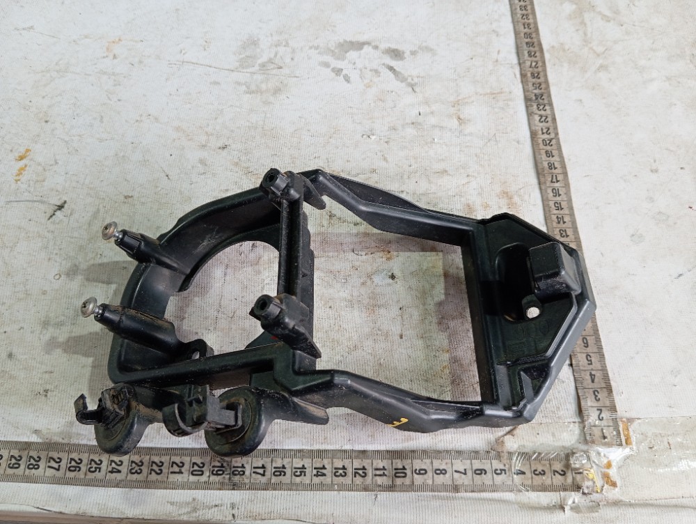 Suporte Farol Milha Esquerdo Lexus Rx500hf 2023 V619 8
