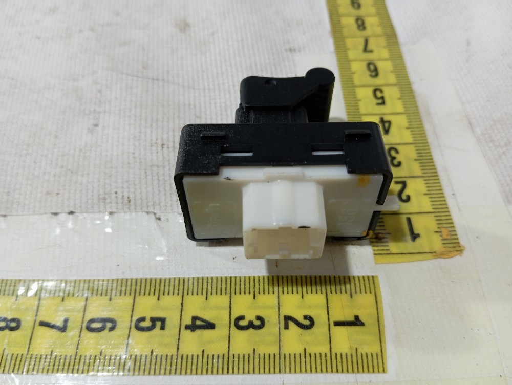 Botão Vidro Porta Diantei Direita Ram Rampage 2023 2025 V659 8