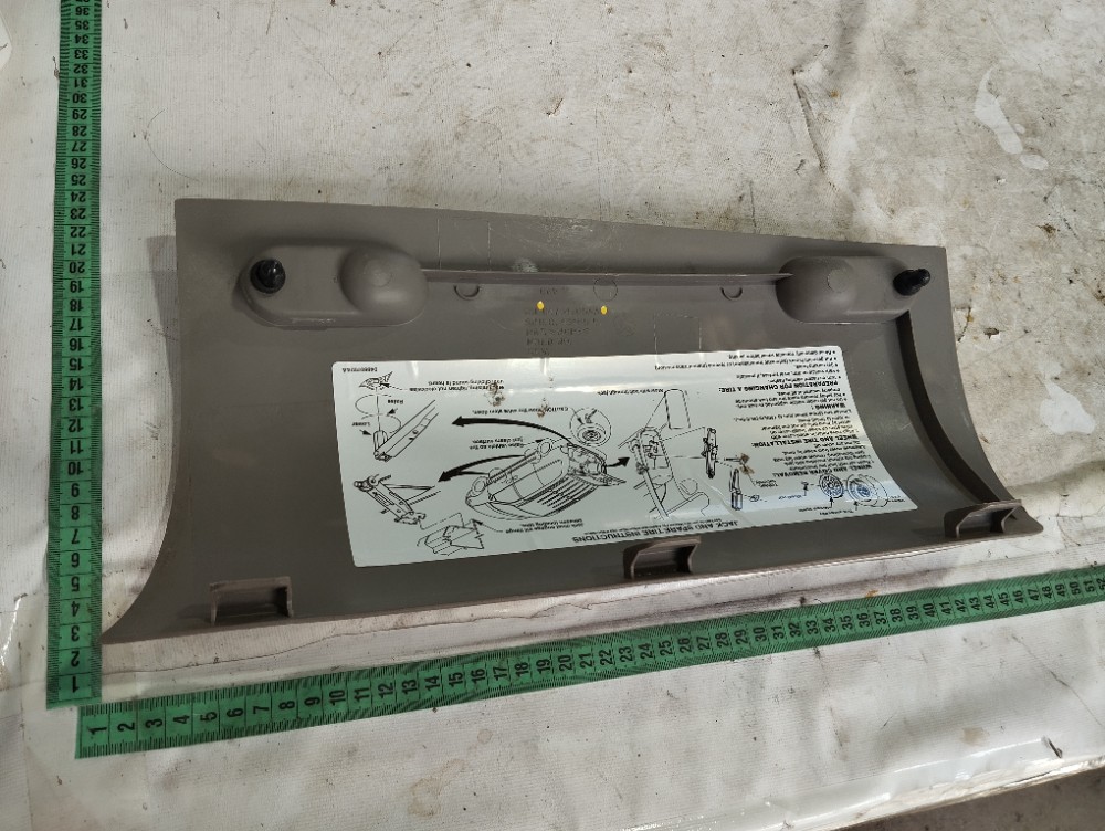 Moldura Porta Malas Chrysler Grand Caravan 2003 V578 6