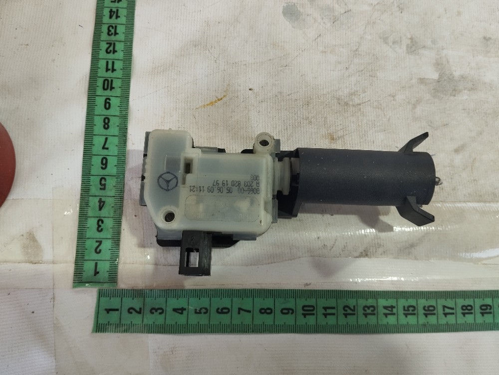 Motor Trava Portinhola Mercedes B180 2010 V630 10