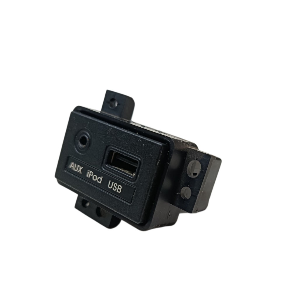 Entrada usb auxiliar Hyundai Hb20s 2015 8