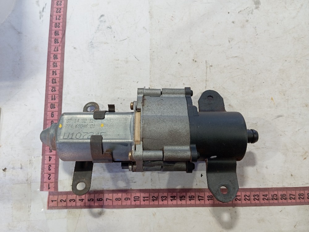 Motor Fechadura Porta Traseir Esquerda Grand Caravan 03 V578 9