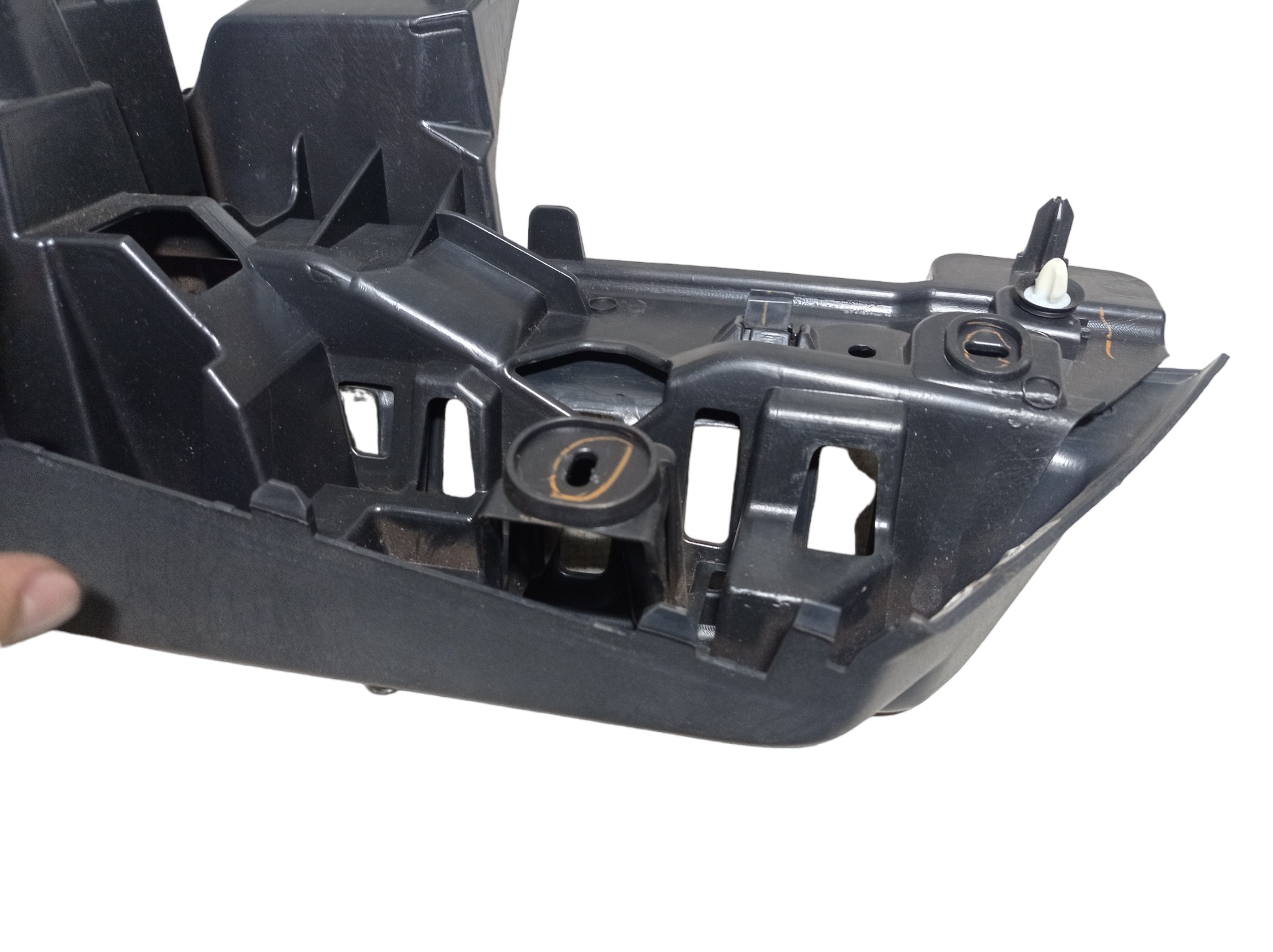 Suporte Bagagito Direito Peugeot 2008 2019 V341 5