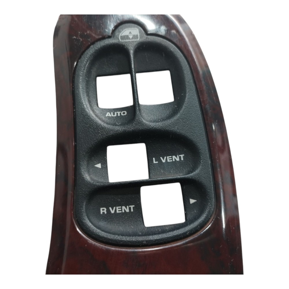 Moldura Botão Dianteiro Direito Chrysler Grand Caravan V578 2