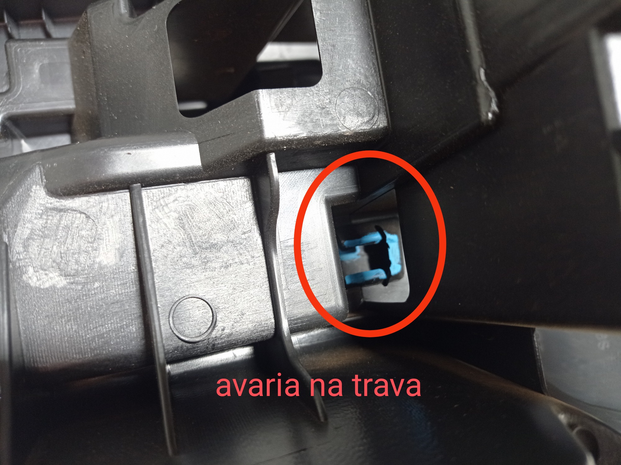 Suporte Bagagito Direito Peugeot 2008 2019 V341 10