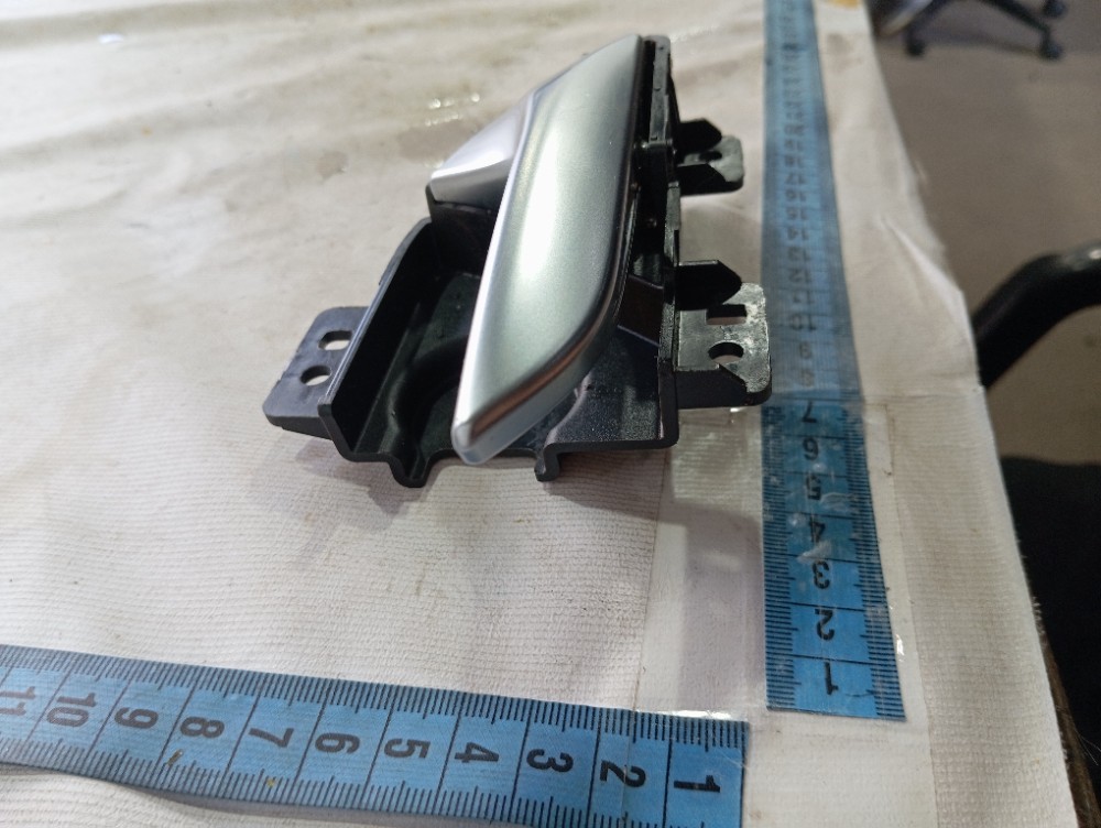 Maçaneta Interna Porta Dianteira Direita Jac Ej7 2023 V618 Dianteira 8