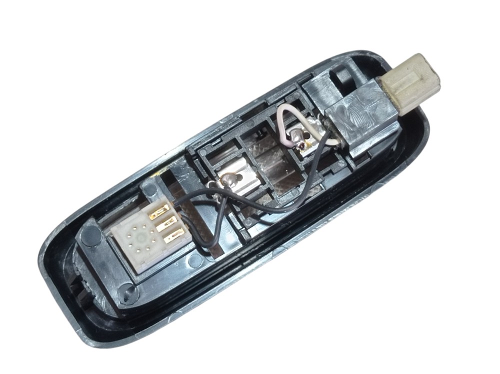Luz Cortesia Porta Malas Direito Ssangyong Xlv 2018 V612 6