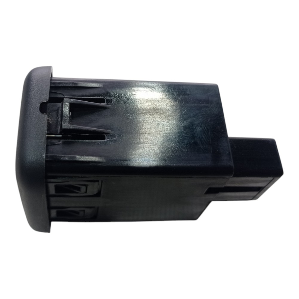 Entrada Usb Gm Tracker 2020 2025 V627 7