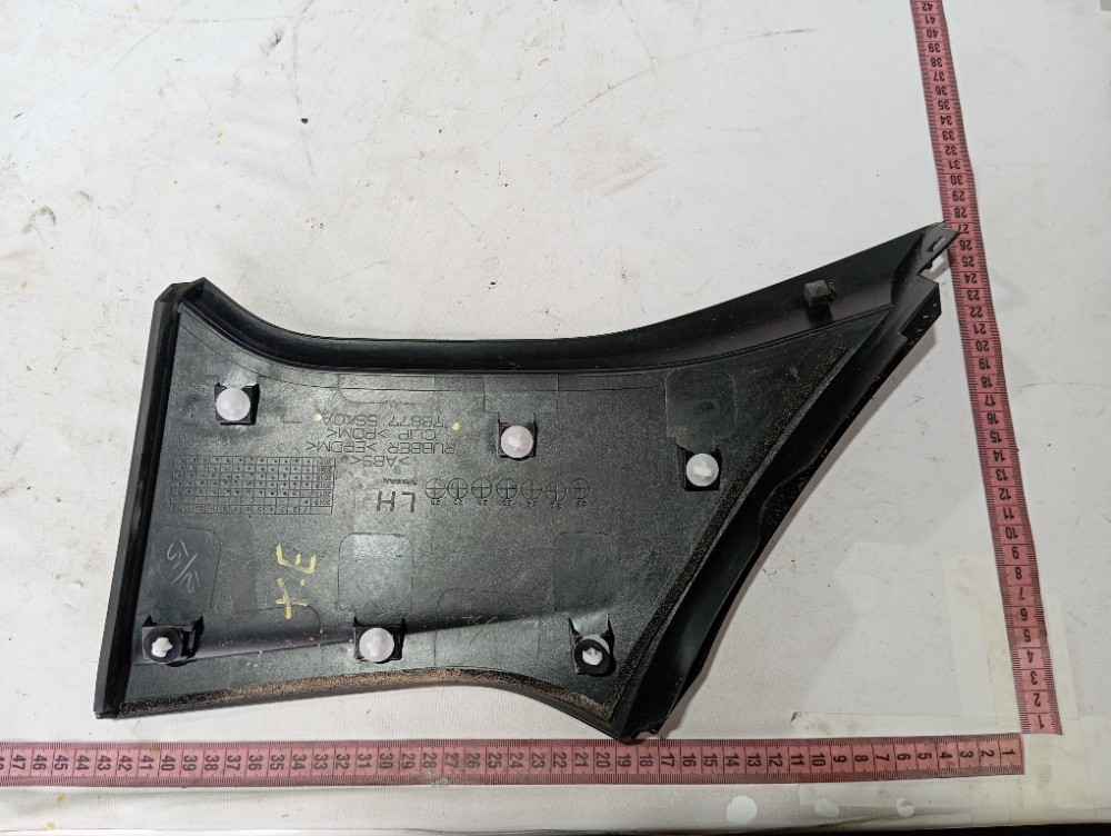 Moldura Ext Coluna Traseira Esquerda Nissan Leaf 2023 V632 10