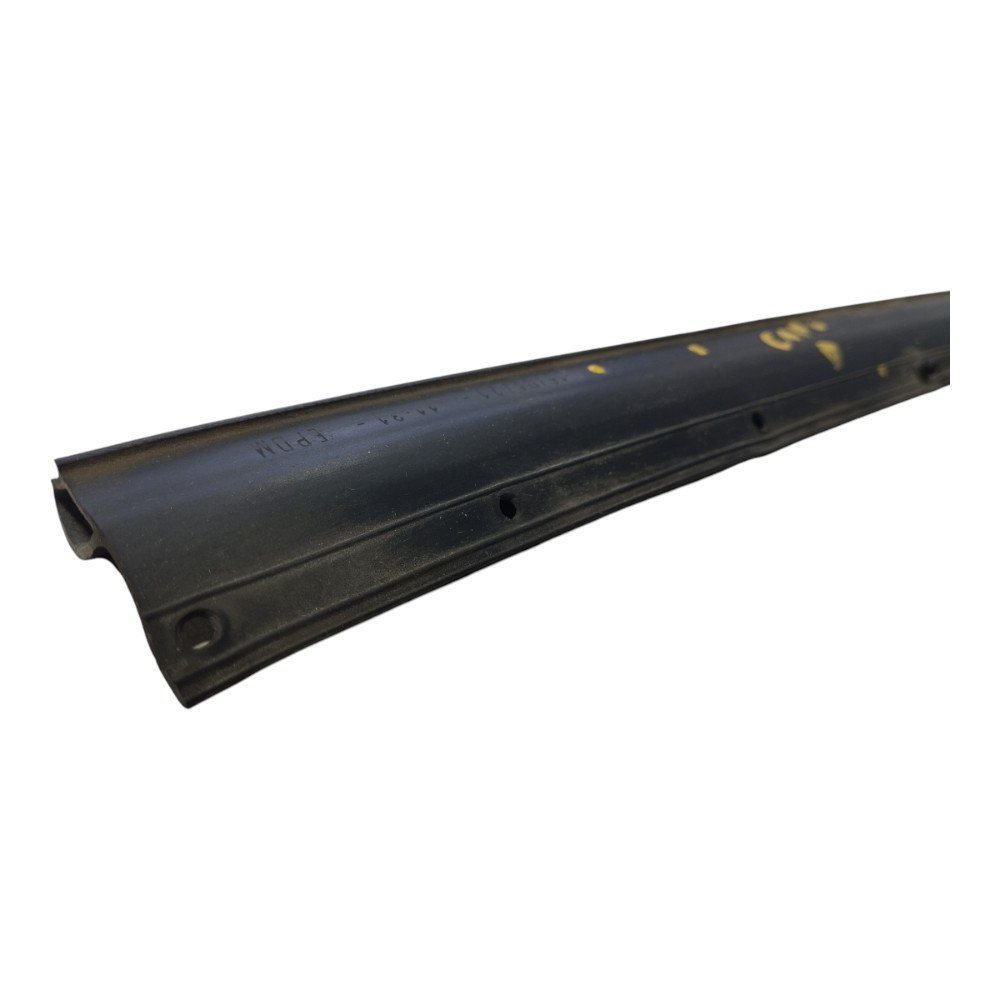 Borracha Capô Gm Tracker 2020 2025 V627 6