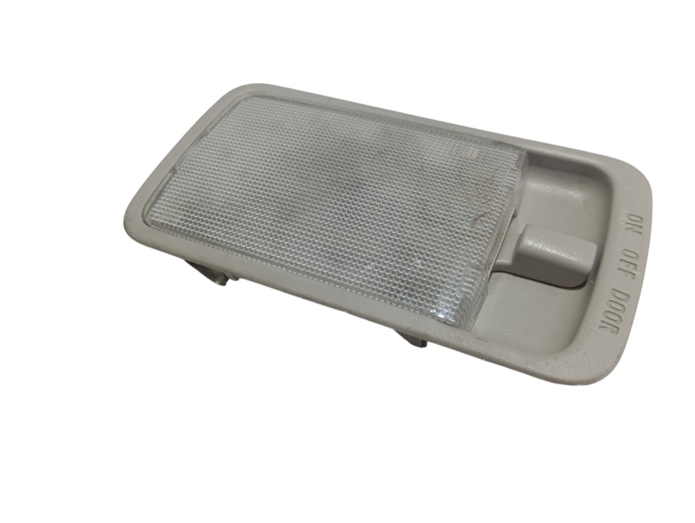 Luz Cortesia Nissan Versa 2014 V131 1