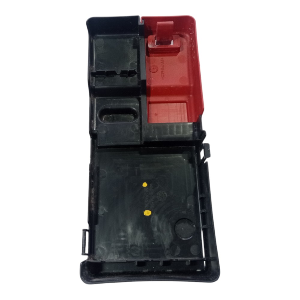 Tampa Caixa Bateria Gm Tracker 2020 2025 V627 4