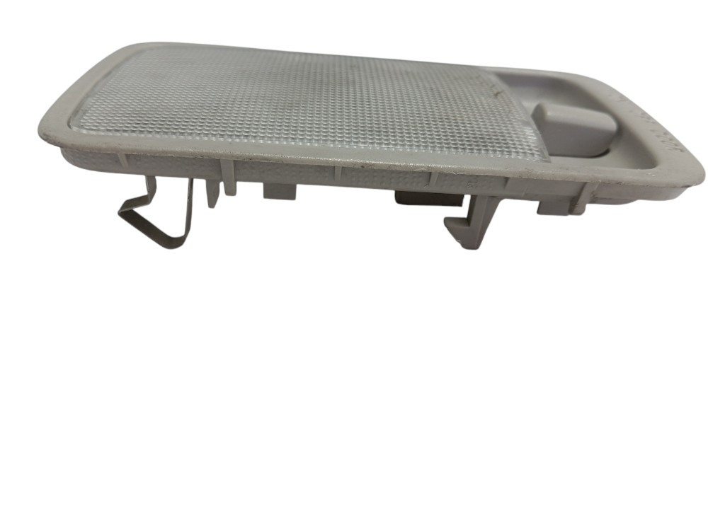Luz Cortesia Nissan Versa 2014 V131 4