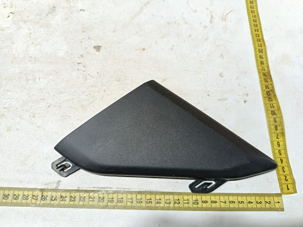 Acabamento int retrovisor esquerdo Citroen C3 Aircross 2024 8