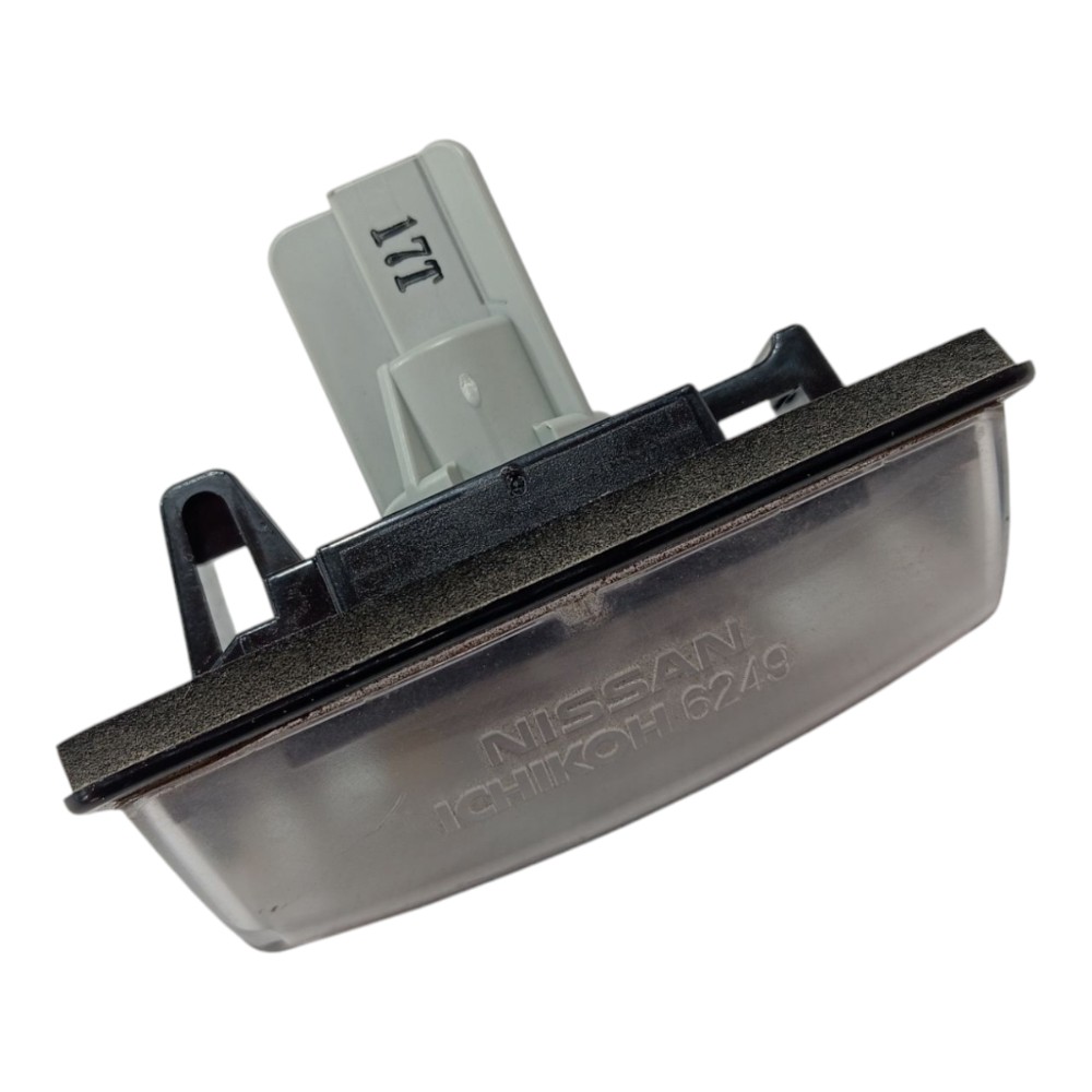 Luz Placa Nissan Leaf 2023 A098009 V632 4
