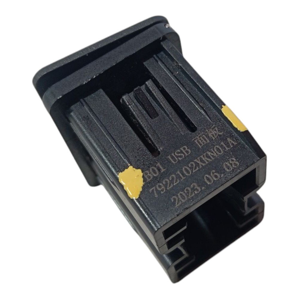 Suporte cabo tomada USB Gwm Haval GT 2024 V636 5