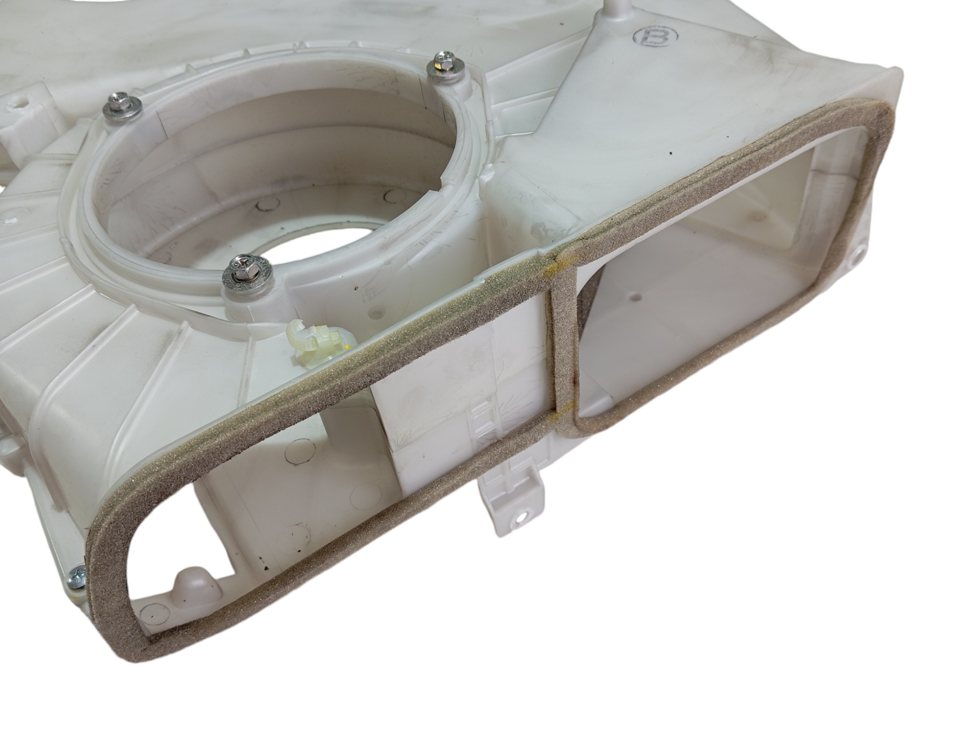 Caixa Ar Traseira Mitsubishi Pajero Full 3.2 2020 V599 2