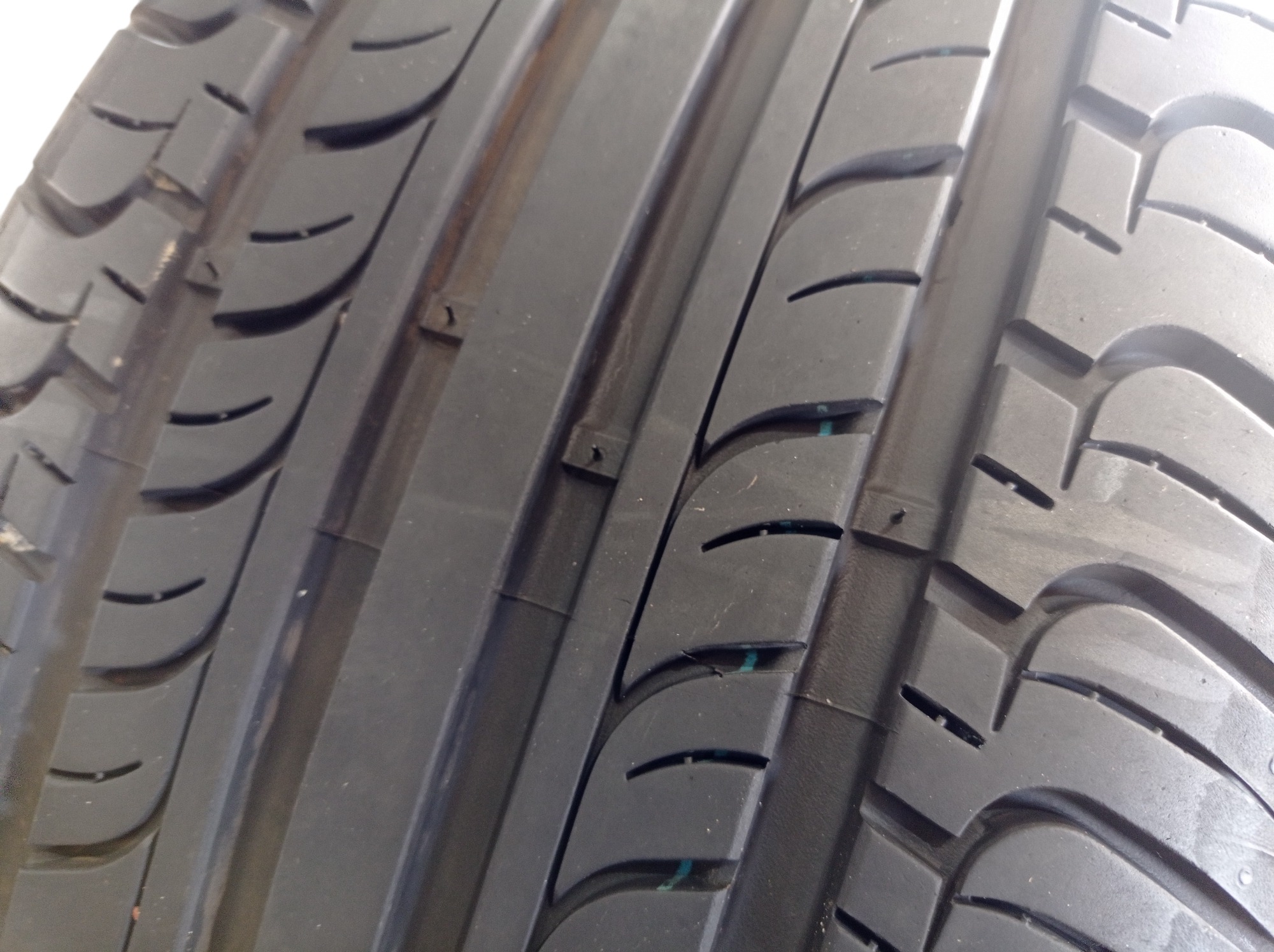 Pneu Aro 18 Hankook Optimo K415 245/50 R18 4