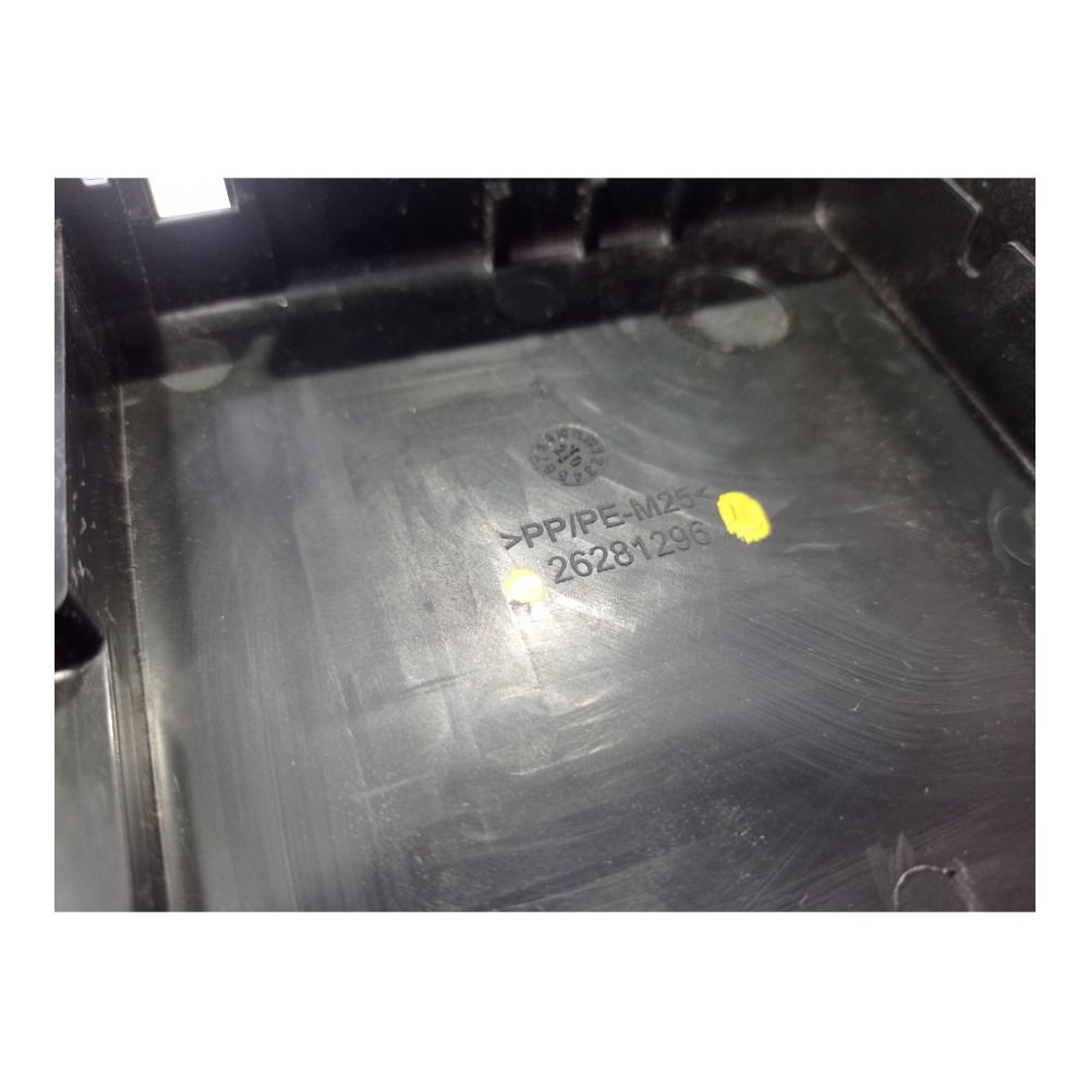 Tampa Caixa Bateria Gm Tracker 2020 2025 V627 7