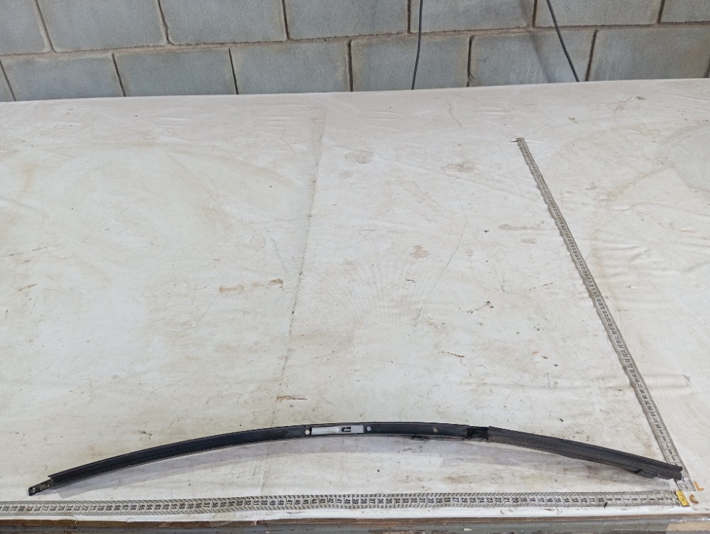 Guia Canaleta Traseira Esquerda Vw Golf 2002 V364 9