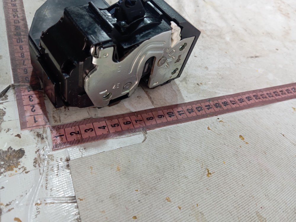 Fechadura Porta Dianteira Esquerda Fiat Mobi 2024 V654 8