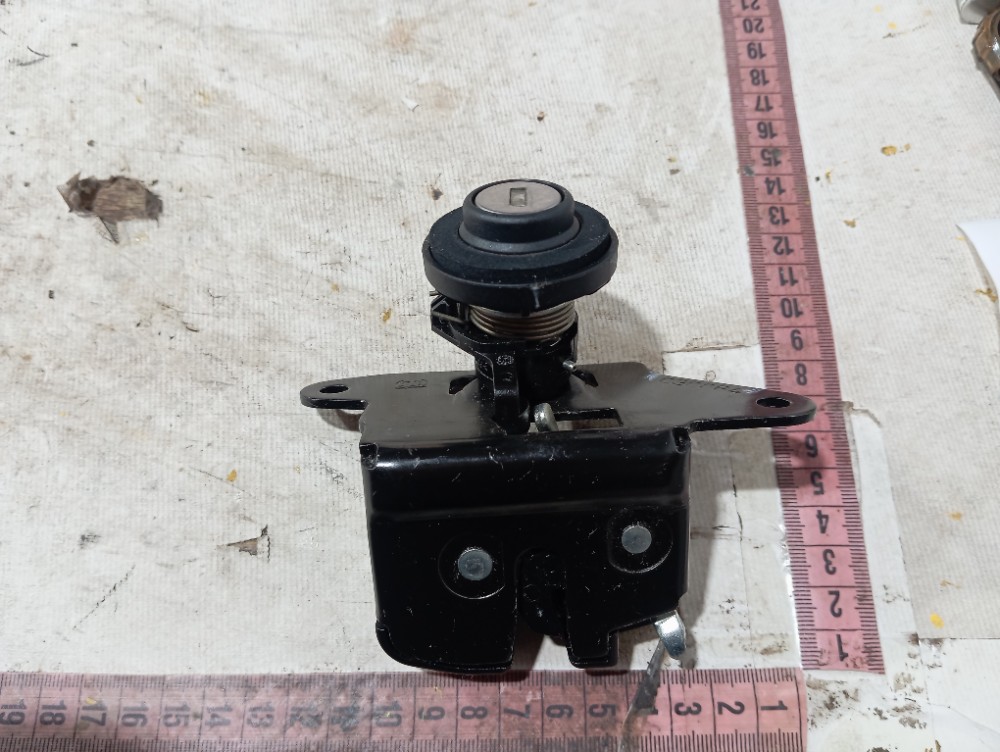 Fechadura Tampa Traseira Fiat Mobi 2024 V654 7