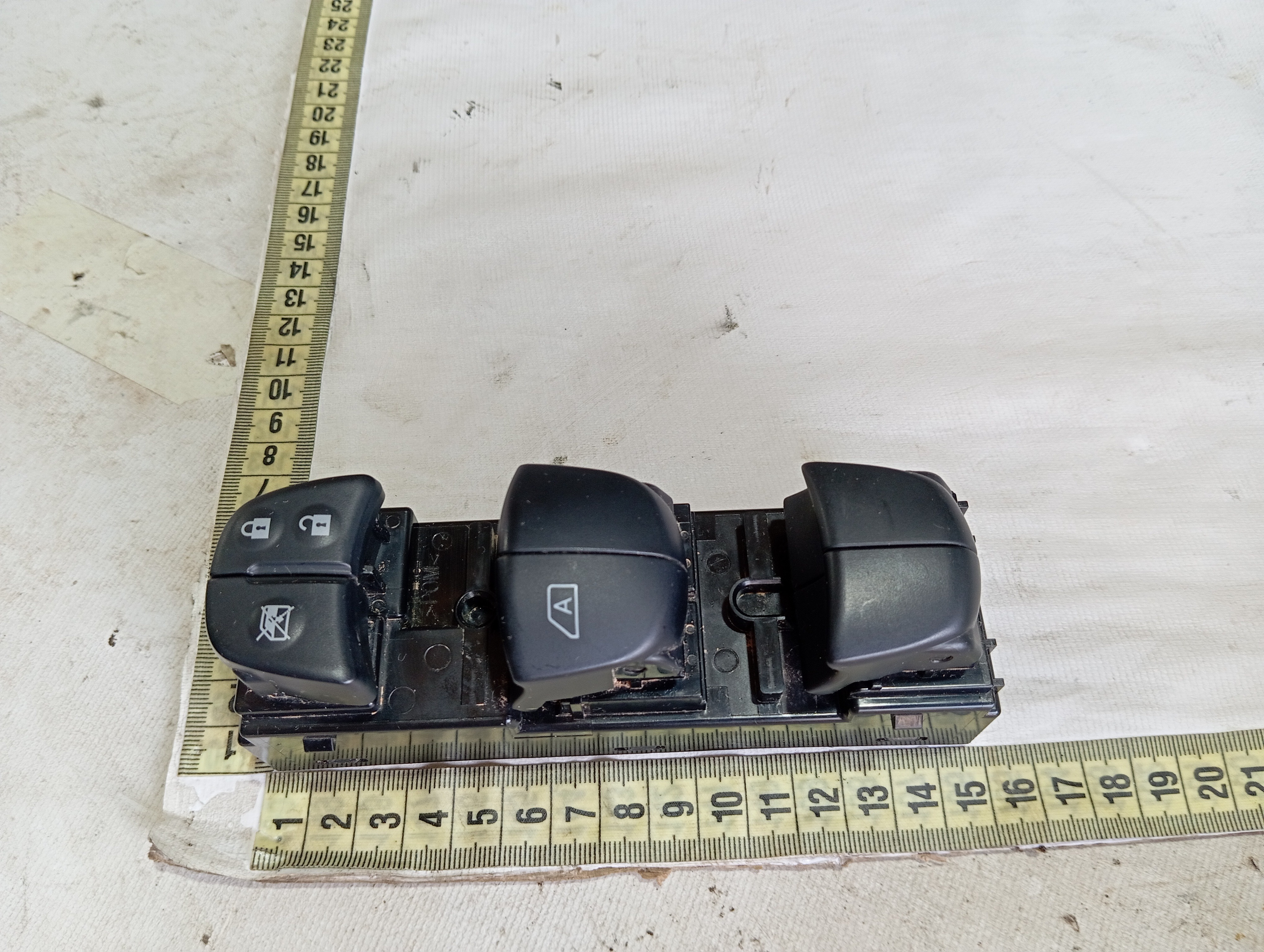 Botão Vidro Porta Dianteira Esquerda Nissan Leaf 2022 V589 9