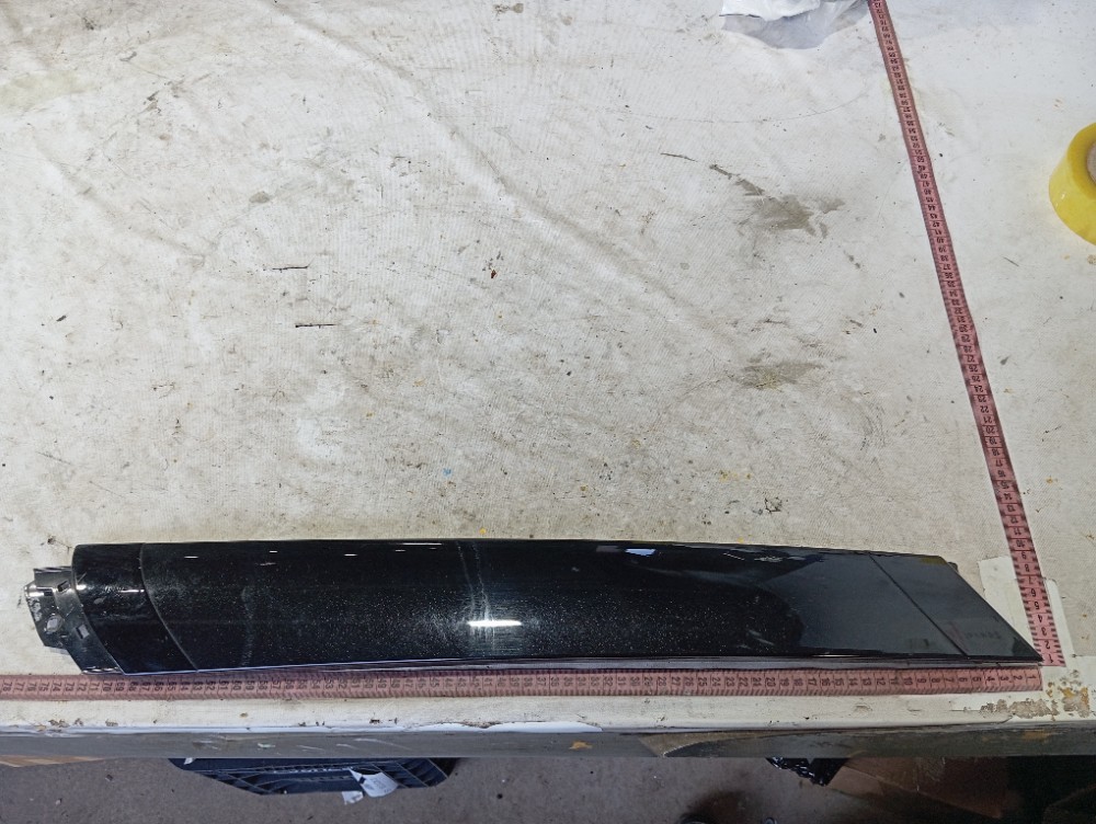Moldura Porta Esquerda Land Rover Defender 2022 V645 10