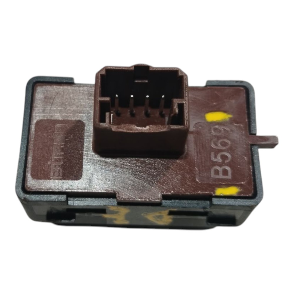 Botão vidro dianteiro esquerdo Ram rampage 2024 V659 4