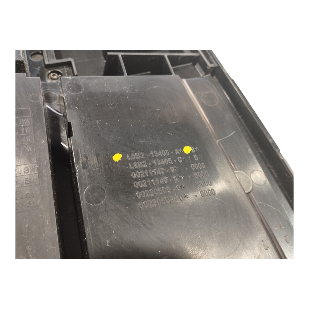 Lanterna Esquerda Land Rover Defender 2022 V645 4