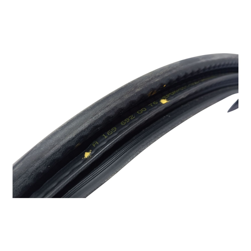 Borracha Porta Dianteira Direita Mercedes B180 2010 V630 6