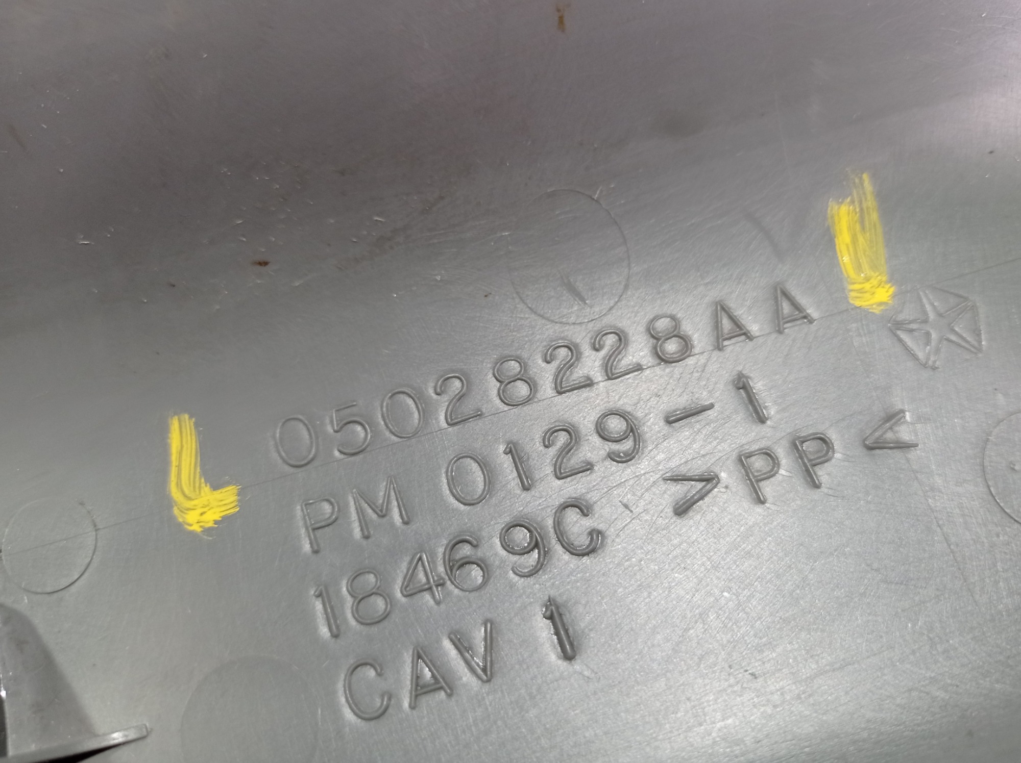 Acabamentos Central Tampa Traseira Grand Caravan Ltd 05 V586 8